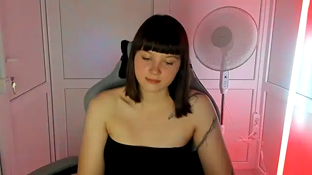 Vanilla Vixen online show from 06-18-26, 06:12