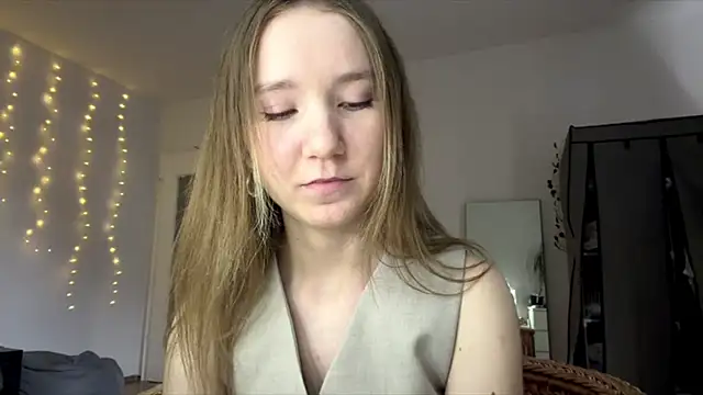 smalllisa online show from 06-11-26, 06:17