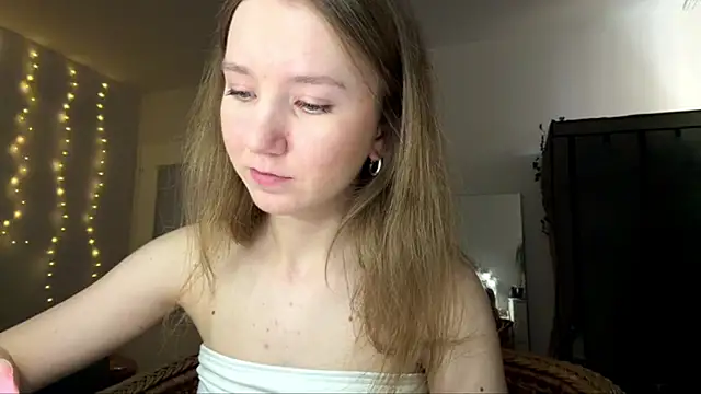smalllisa online show from 06-18-26, 06:12