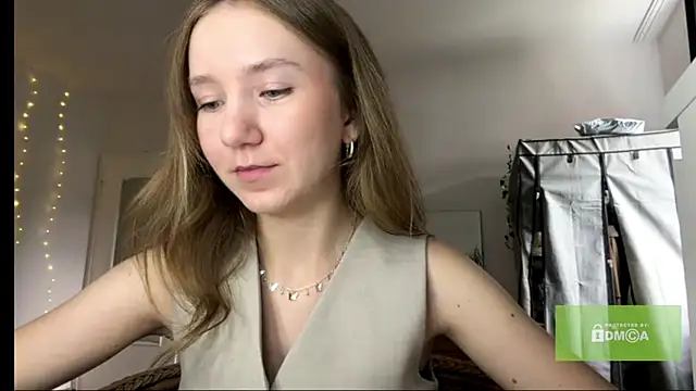 smalllisa online show from 07-18-26, 04:44