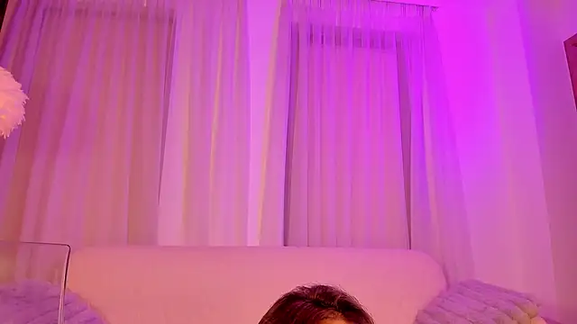 Snapshot of ValentinaMonroee chatting on 06-21-26, 07:27 ValentinaMonroee online show from 06-21-26, 07:27