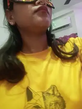 Snapshot of Hot-Rani-76 chatting on 06-19-26, 03:38 Hot-Rani-76 online show from 06-19-26, 03:38