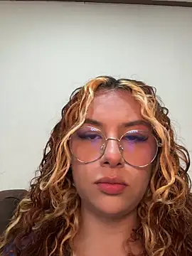 Snapshot of Joyce-fire chatting on 06-24-26, 06:51 Joyce-fire online show from 06-24-26, 06:51