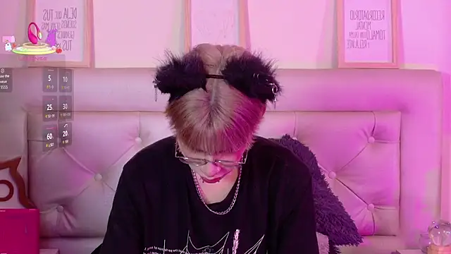 Kim Adrien online show from 06-28-26, 04:07