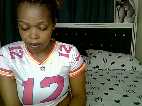 Snapshot of sheriiy chatting on 07-19-26, 04:33 sheriiy online show from 07-19-26, 04:33