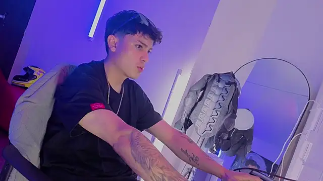 angel still  online show from 07-11-26, 04:04