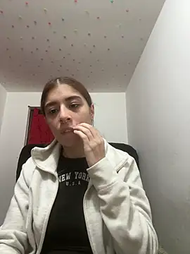 Snapshot of Cherry_Luna1 chatting on 06-17-26, 11:38 Cherry Luna1 online show from 06-17-26, 11:38