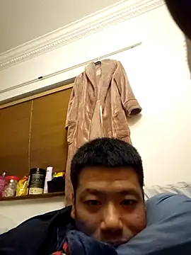 Snapshot of hongzison chatting on 07-06-26, 12:51 hongzison online show from 07-06-26, 12:51