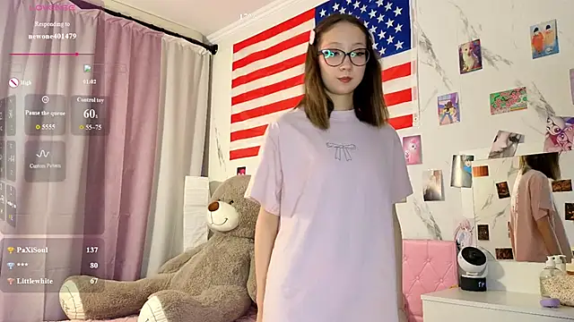 Snapshot of Karolinacreamm chatting on 06-22-26, 05:48 Karolinacreamm online show from 06-22-26, 05:48