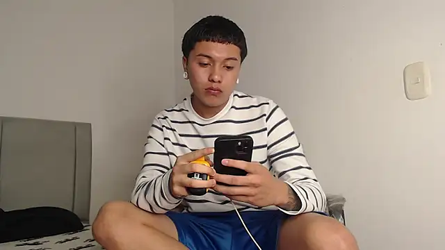 Snapshot of Owenn__blueee chatting on 06-16-26, 03:09 Owenn blueee online show from 06-16-26, 03:09