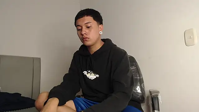 Snapshot of Owenn__blueee chatting on 07-23-26, 03:15 Owenn blueee online show from 07-23-26, 03:15