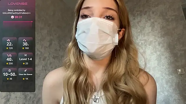 Snapshot of LunaHoke chatting on 06-05-26, 06:52 LunaHoke online show from 06-05-26, 06:52