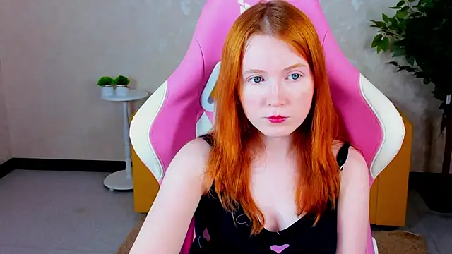 ari-kittyy online show from 06-18-26, 04:02