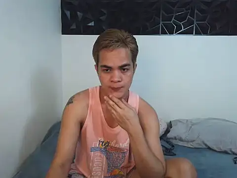 yourmikexxx online show from 06-10-26, 12:37