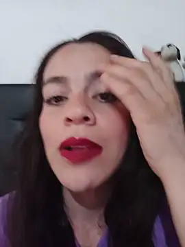 Snapshot of shaira_white chatting on 06-07-26, 01:59 shaira white online show from 06-07-26, 01:59