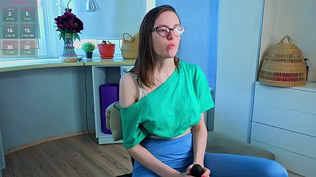 Snapshot of EstelaWeninger chatting on 07-24-26, 04:10 EstelaWeninger online show from 07-24-26, 04:10