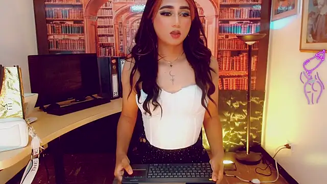 Snapshot of Kimberly_Lopez chatting on 06-12-26, 03:27 Kimberly Lopez online show from 06-12-26, 03:27