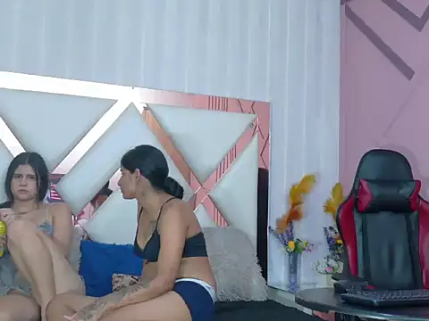 DulceANDchanell online show from 06-19-26, 07:17