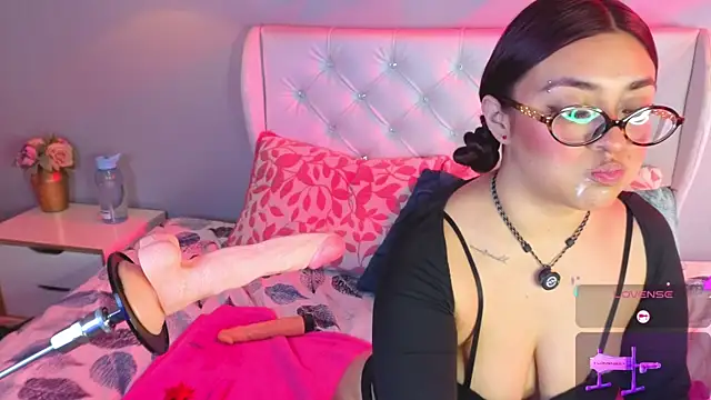 Snapshot of ginger_honey_ chatting on 07-16-26, 01:06 ginger honey online show from 07-16-26, 01:06