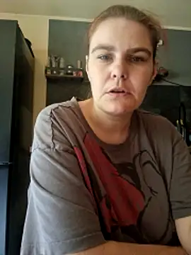 Snapshot of GoldenWifee chatting on 06-10-26, 05:07 GoldenWifee online show from 06-10-26, 05:07