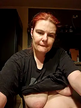 Snapshot of GoldenWifee chatting on 07-16-26, 04:07 GoldenWifee online show from 07-16-26, 04:07