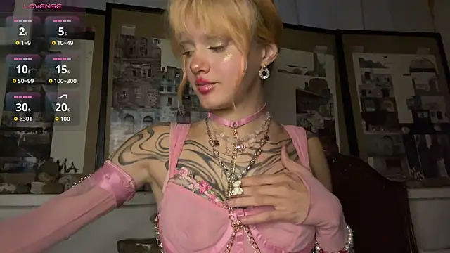 Snapshot of JoanneMcauly chatting on 07-03-26, 11:22 JoanneMcauly online show from 07-03-26, 11:22