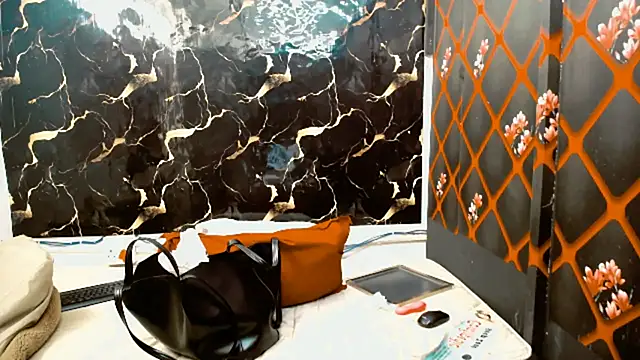 Snapshot of Caramelminxx_ chatting on 07-09-26, 07:56 Caramelminxx online show from 07-09-26, 07:56