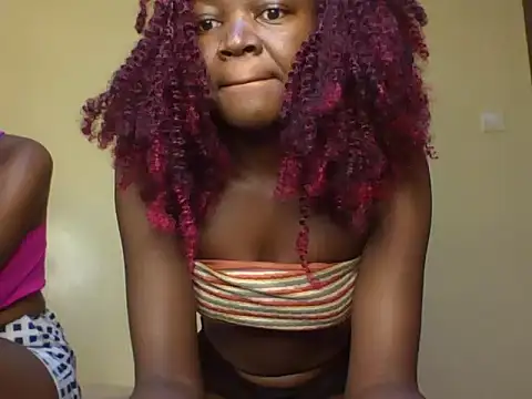Snapshot of Melly_moll chatting on 07-17-26, 02:24 Melly moll online show from 07-17-26, 02:24
