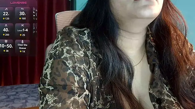 Snapshot of hey_rhea chatting on 07-13-26, 05:27 hey rhea online show from 07-13-26, 05:27