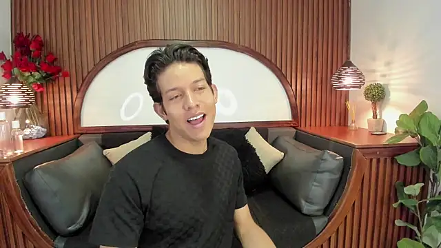 Snapshot of LevinFox chatting on 06-22-26, 11:51 LevinFox online show from 06-22-26, 11:51