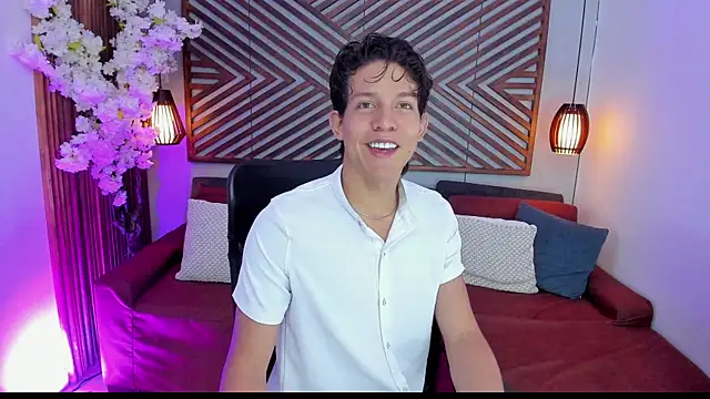 Snapshot of LevinFox chatting on 07-16-26, 11:27 LevinFox online show from 07-16-26, 11:27