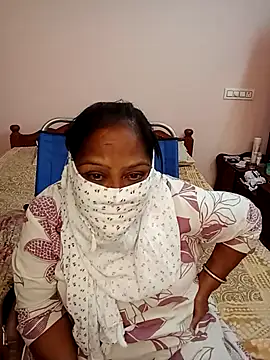 Snapshot of preeti_telugu chatting on 06-05-26, 02:45 preeti telugu online show from 06-05-26, 02:45