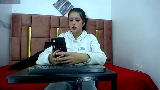 Snapshot of MIA_COINS chatting on 06-25-26, 04:12 MIA COINS online show from 06-25-26, 04:12