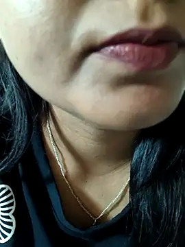 Snapshot of sheela_3563 chatting on 07-11-26, 07:22 sheela 3563 online show from 07-11-26, 07:22