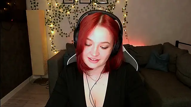Snapshot of MiaSelene_ chatting on 06-18-26, 01:50 MiaSelene online show from 06-18-26, 01:50