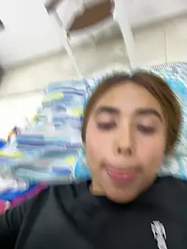 Snapshot of Issie_01 chatting on 07-10-26, 03:11 Issie 01 online show from 07-10-26, 03:11