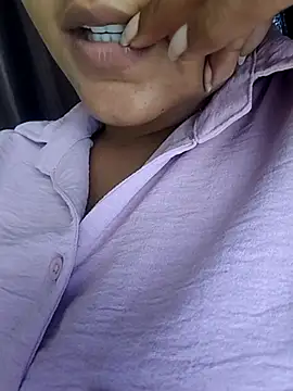 Snapshot of Miss-cutee chatting on 06-08-26, 09:20 Miss-cutee online show from 06-08-26, 09:20