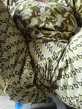 Snapshot of Your_Bhabhi69 chatting on 06-07-26, 01:21 Your Bhabhi69 online show from 06-07-26, 01:21