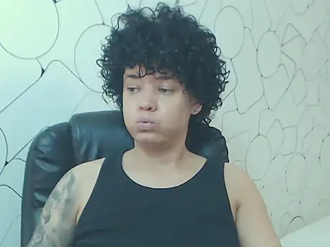Snapshot of CurlyMood chatting on 06-07-26, 05:55 CurlyMood online show from 06-07-26, 05:55