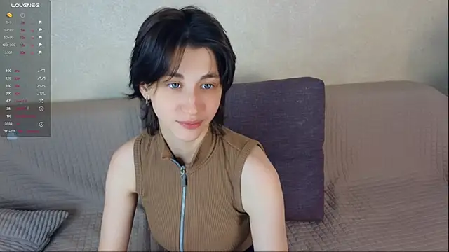 Snapshot of Carolina_Lu chatting on 06-07-26, 04:38 Carolina Lu online show from 06-07-26, 04:38