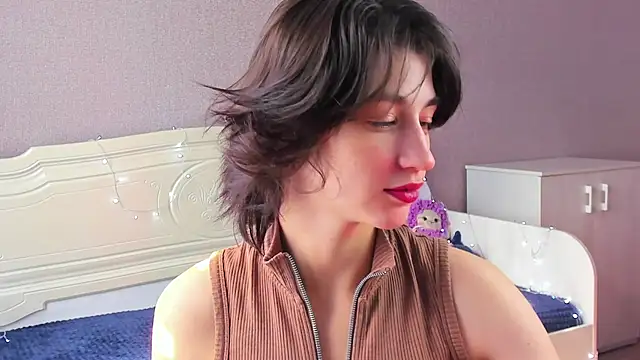 Snapshot of Carolina_Lu chatting on 07-13-26, 01:52 Carolina Lu online show from 07-13-26, 01:52