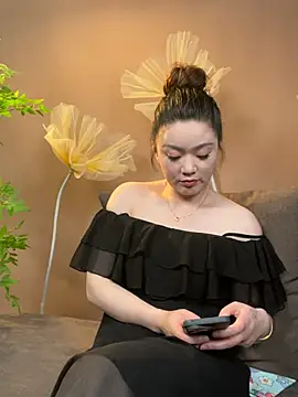 Snapshot of chuchu38677 chatting on 06-06-26, 12:21 chuchu38677 online show from 06-06-26, 12:21