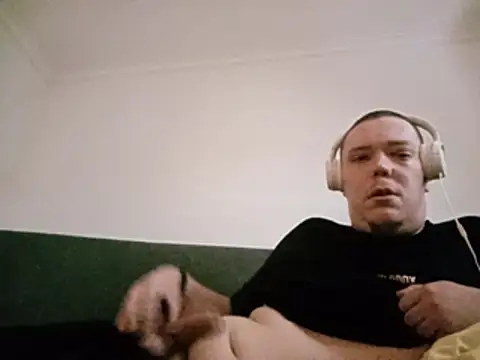 Snapshot of ClassyHedonist chatting on 06-12-26, 11:31 ClassyHedonist online show from 06-12-26, 11:31