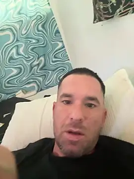 Snapshot of b-machine chatting on 07-18-26, 11:58 b-machine online show from 07-18-26, 11:58