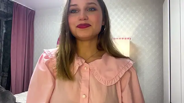 Snapshot of Bella__Ray chatting on 06-11-26, 06:39 Bella Ray online show from 06-11-26, 06:39
