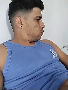 Snapshot of moreno1c chatting on 06-07-26, 04:49 moreno1c online show from 06-07-26, 04:49