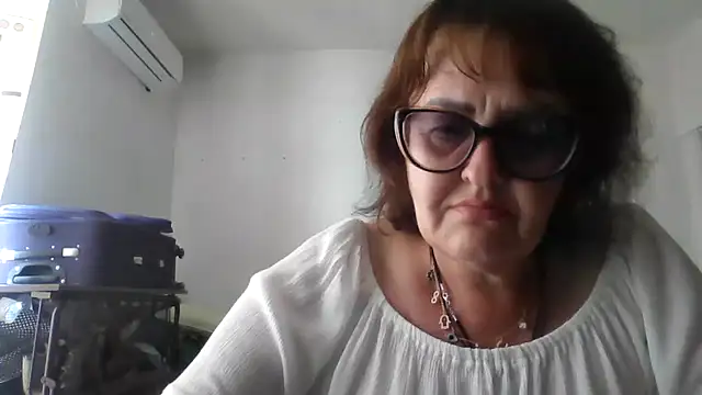 Snapshot of ErikaXShine chatting on 06-21-26, 12:41 ErikaXShine online show from 06-21-26, 12:41