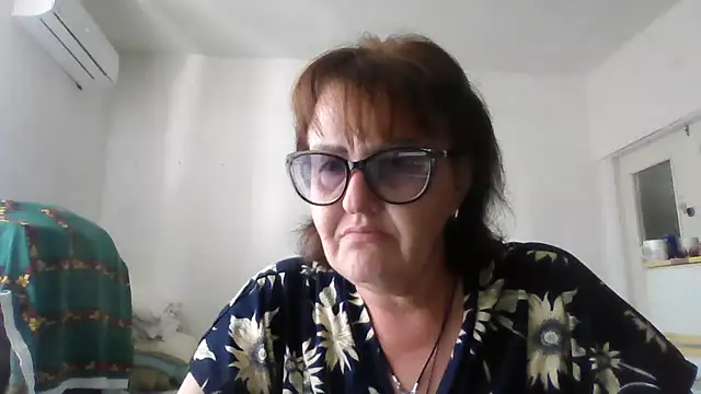 Snapshot of ErikaXShine chatting on 06-23-26, 11:41 ErikaXShine online show from 06-23-26, 11:41