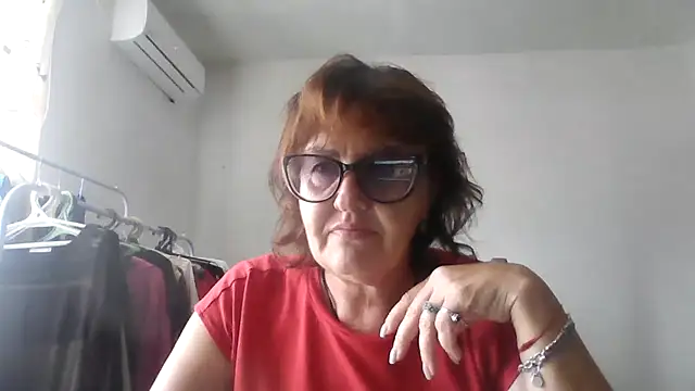 Snapshot of ErikaXShine chatting on 08-04-26, 12:08 ErikaXShine online show from 08-04-26, 12:08