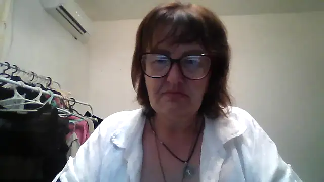 Snapshot of ErikaXShine chatting on 08-06-26, 07:49 ErikaXShine online show from 08-06-26, 07:49